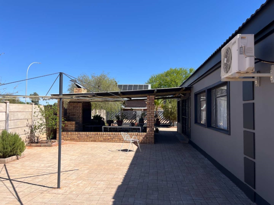 3 Bedroom Property for Sale in Keidebees Northern Cape